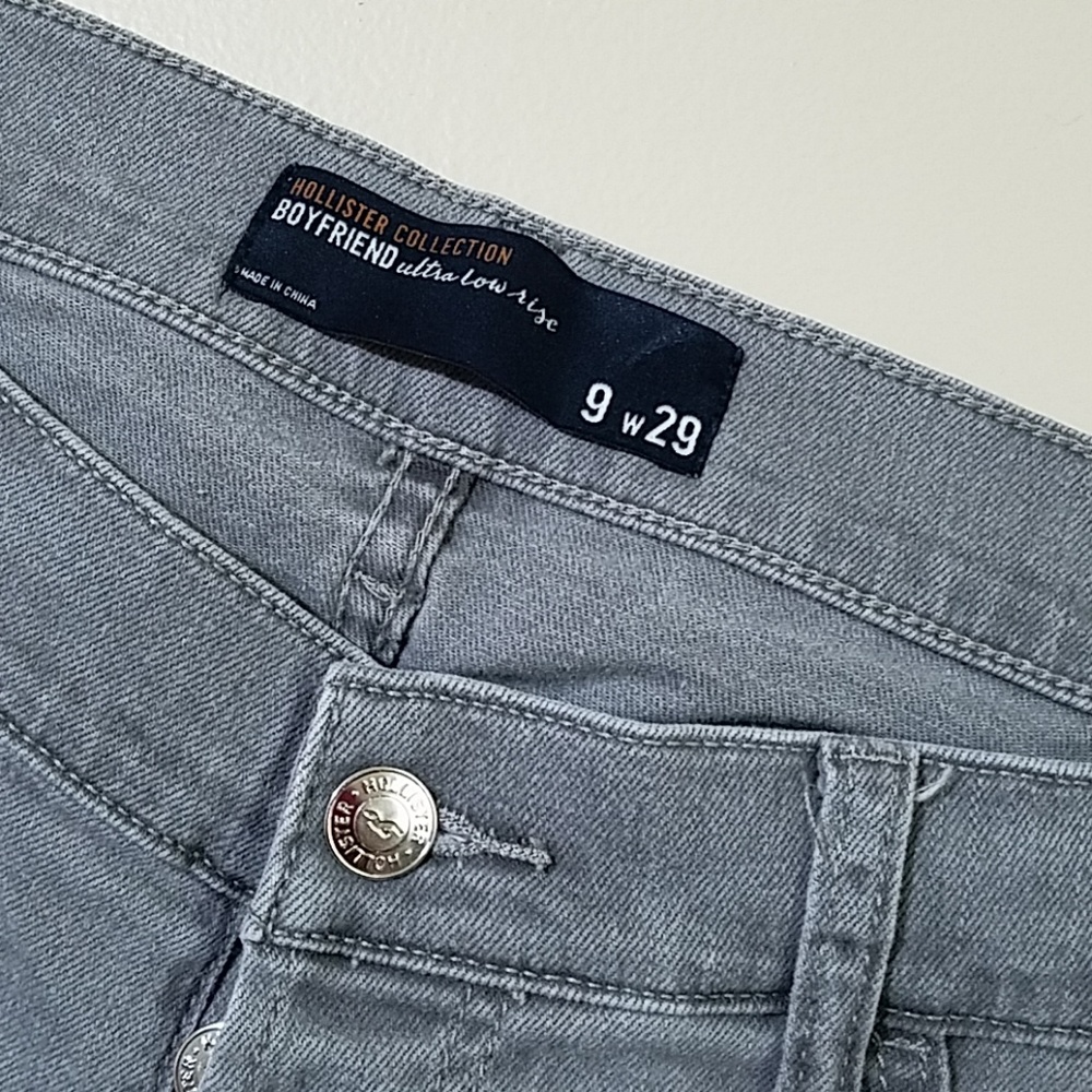 Hollister boyfriend jeans - Picture 2 of 4